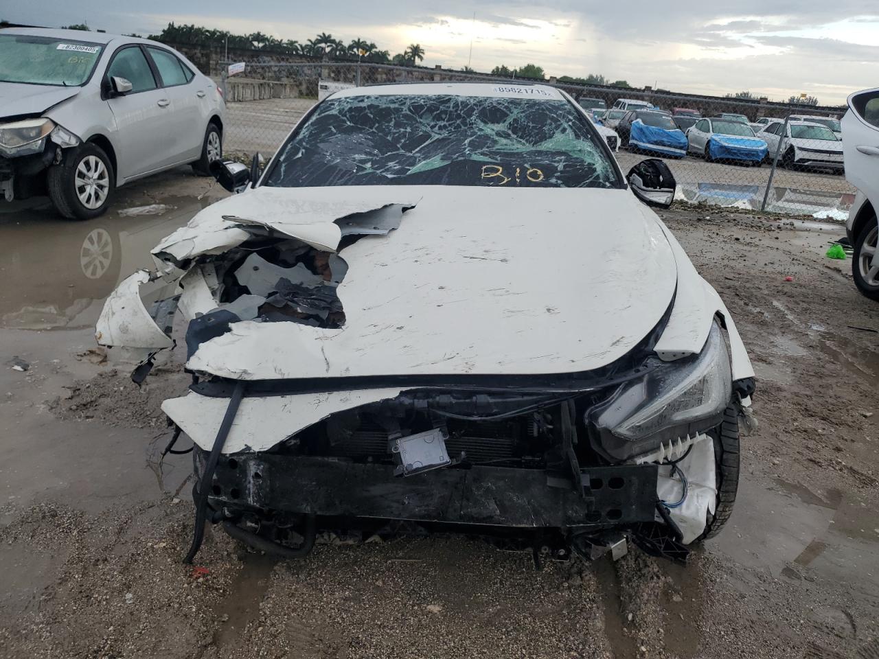 INFINITI Q60 RED SPORT 400