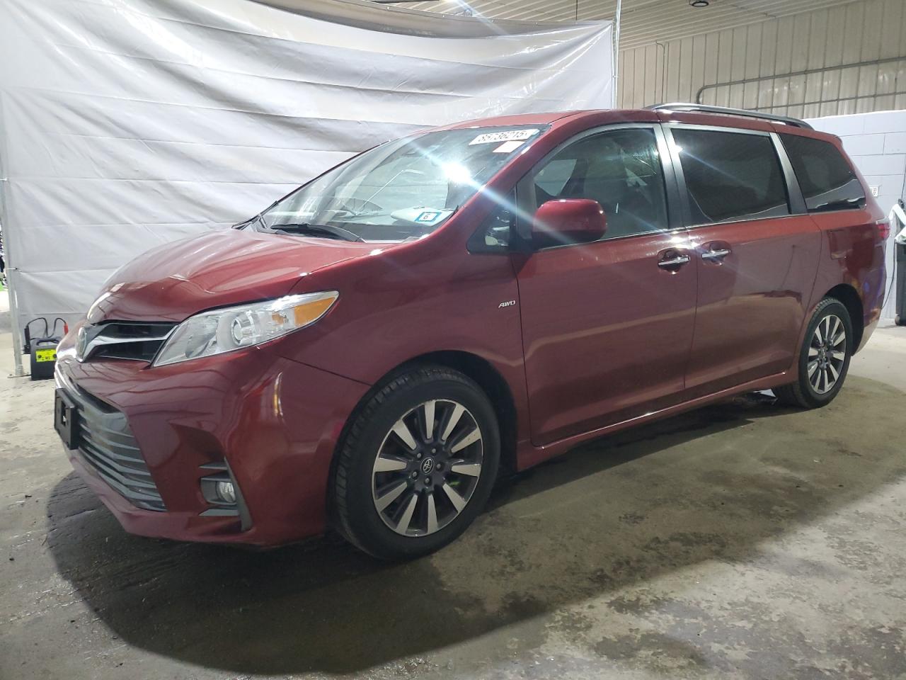 TOYOTA SIENNA XLE