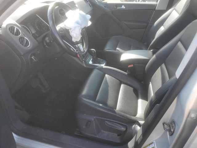 2011 VOLKSWAGEN TIGUAN S - WVGBV7AX5BW527753