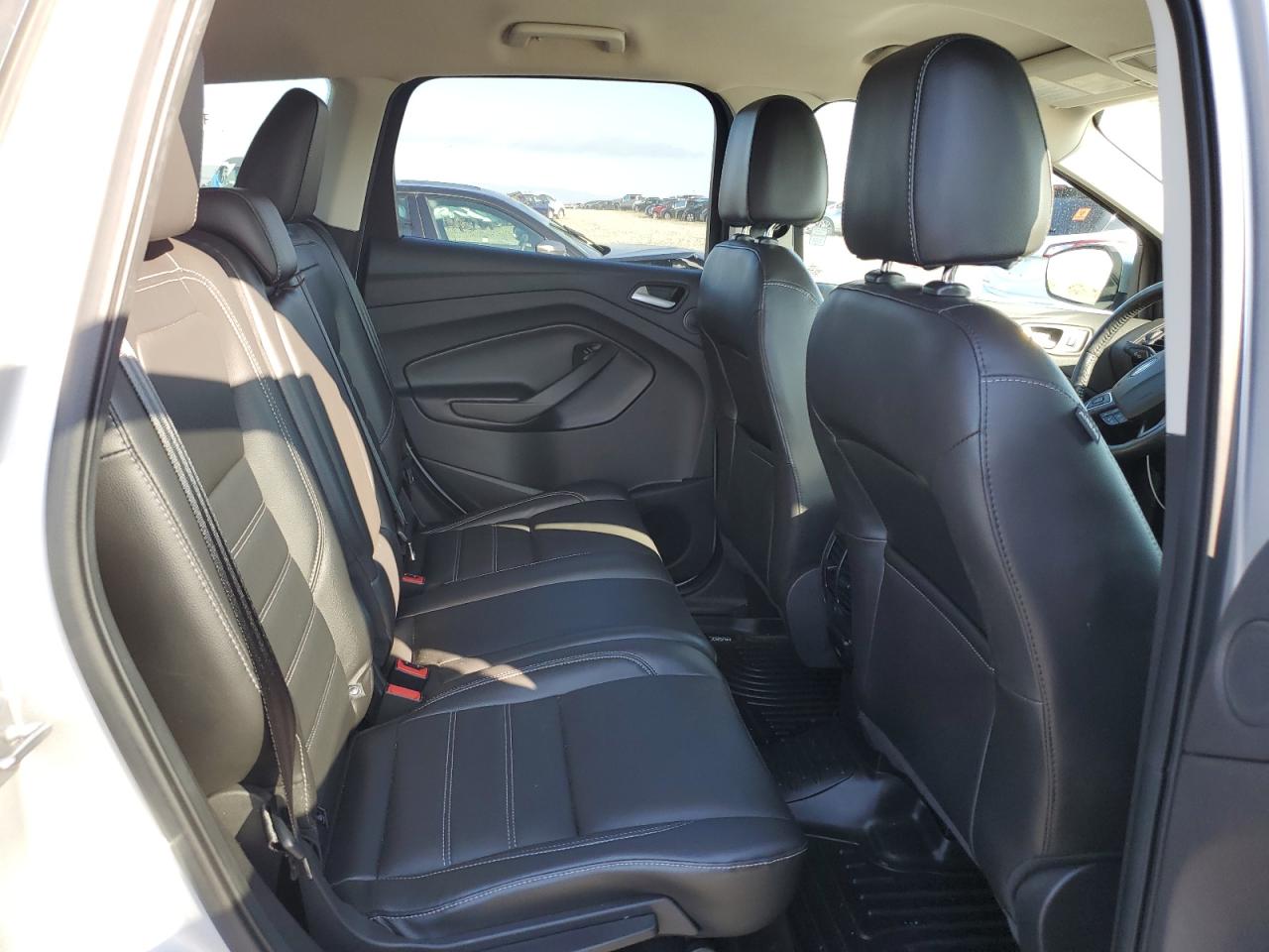FORD ESCAPE SE