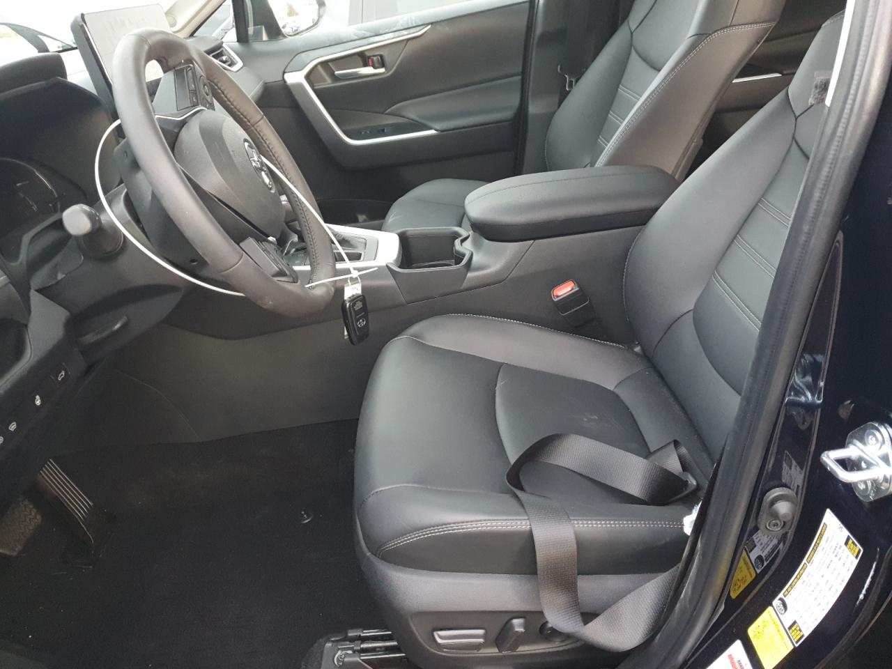 TOYOTA RAV4 XLE PREMIUM