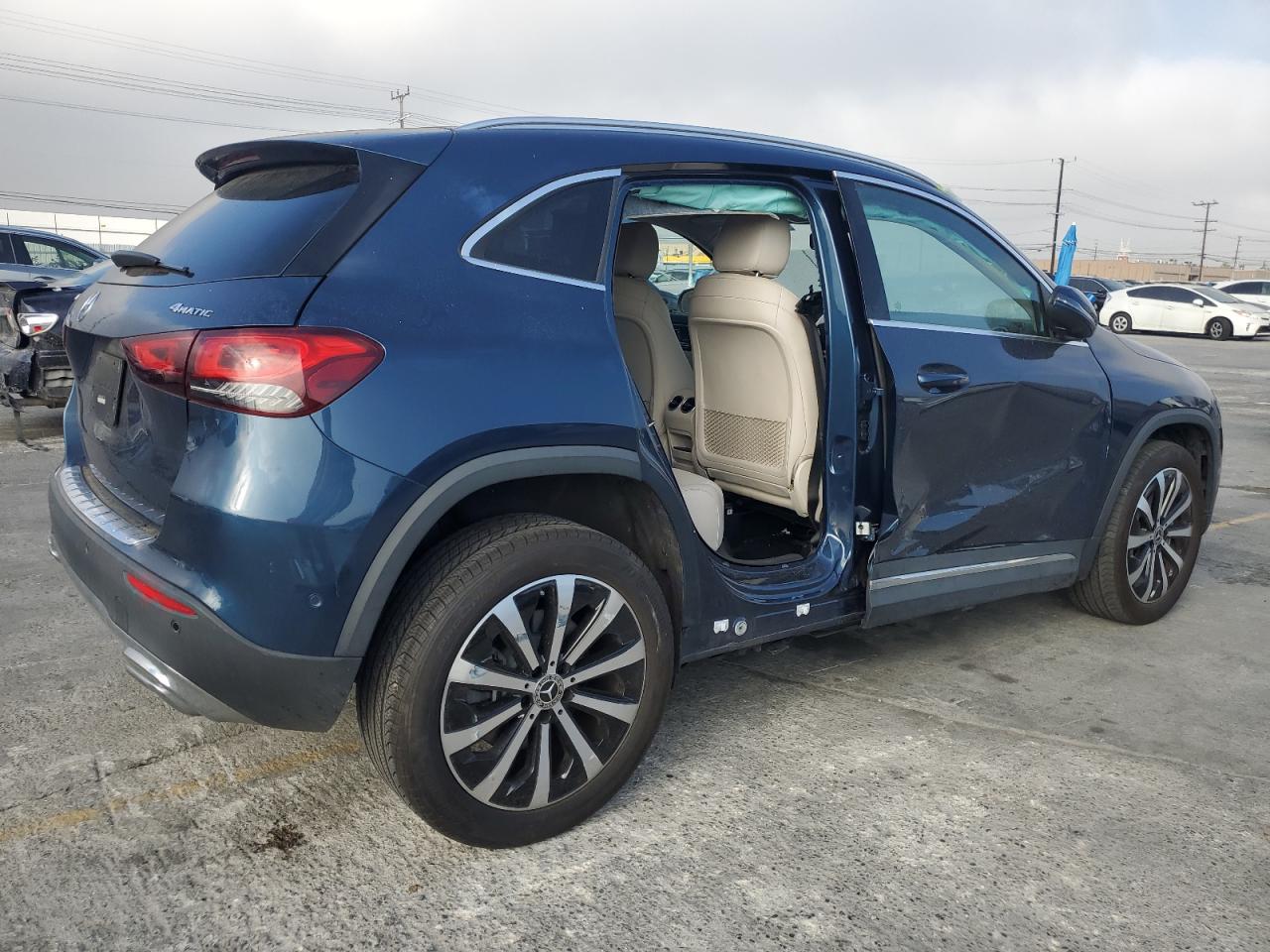 MERCEDES-BENZ GLA-CLASS 250 4MATIC