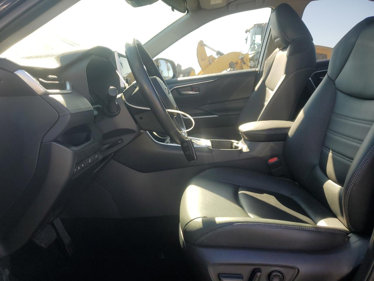 TOYOTA RAV4 XLE PREMIUM