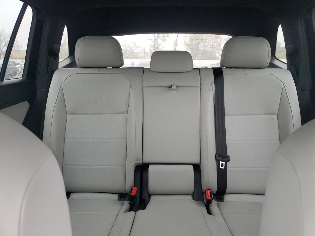 VOLKSWAGEN TIGUAN SE