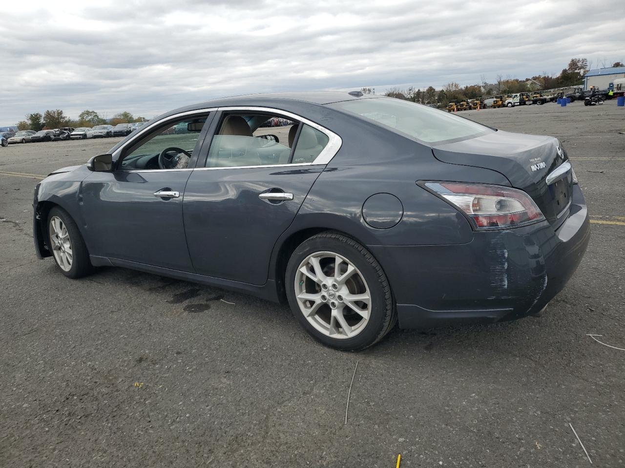 NISSAN MAXIMA S