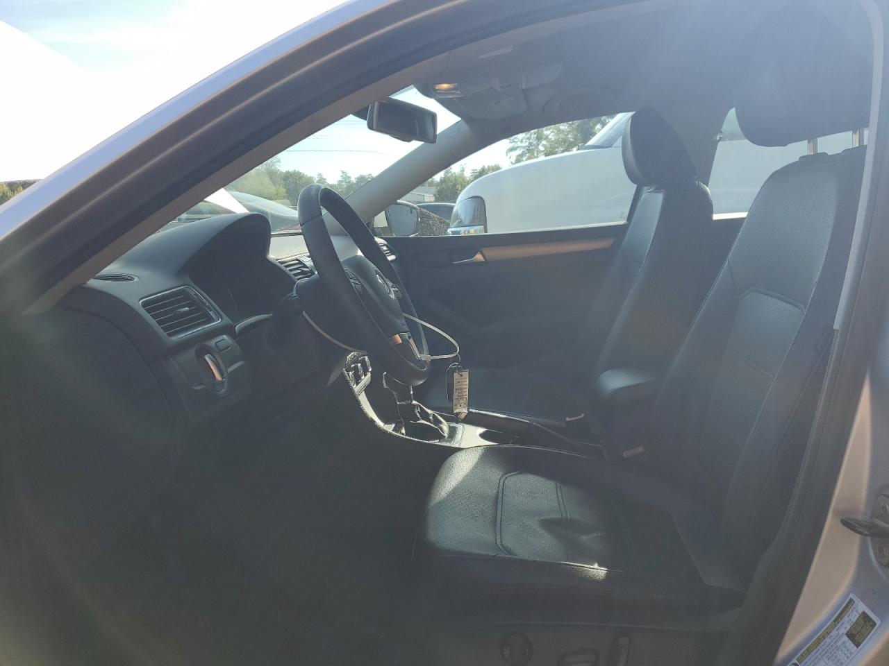 VOLKSWAGEN PASSAT SE