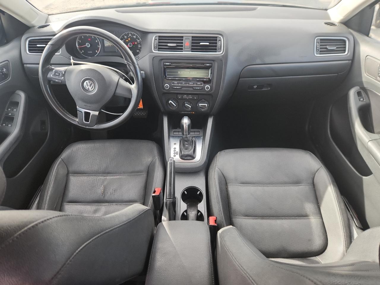 VOLKSWAGEN JETTA SE