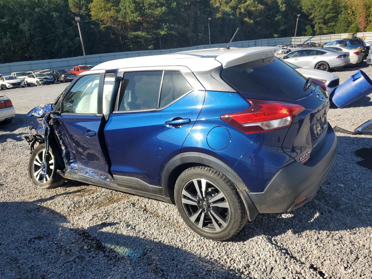 NISSAN KICKS S