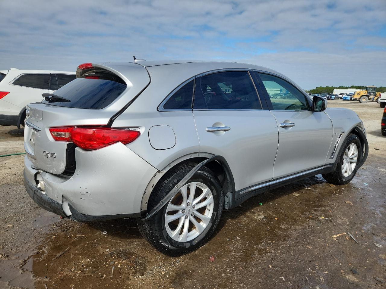 INFINITI QX70
