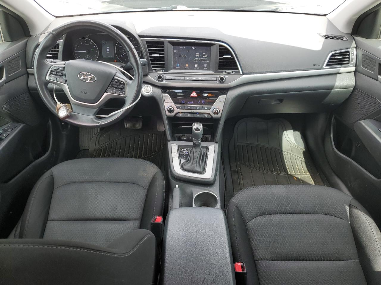 HYUNDAI ELANTRA SEL