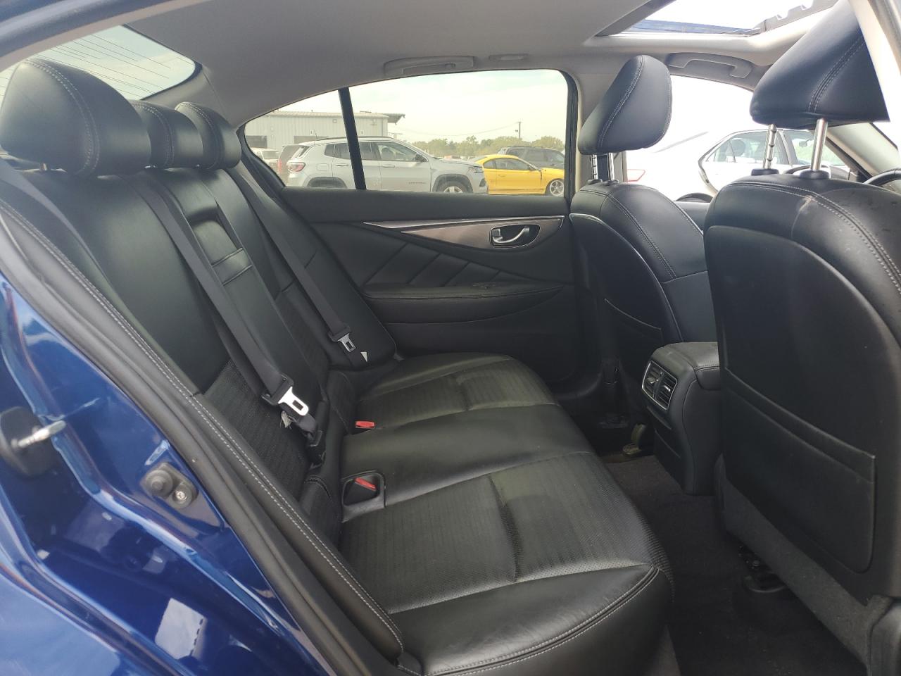 INFINITI Q50 RED SPORT 400