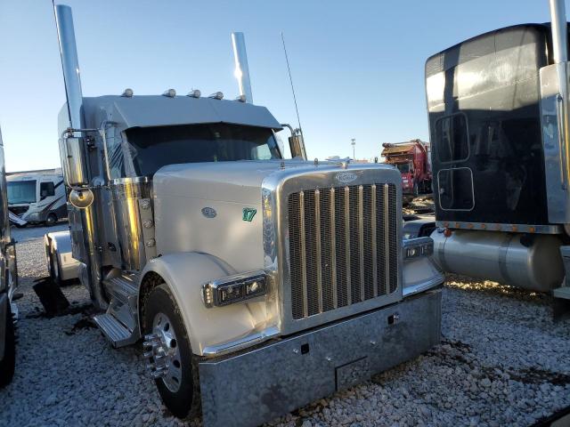 Global Auto Auctions: 2025 PETERBILT TRACTOR 589