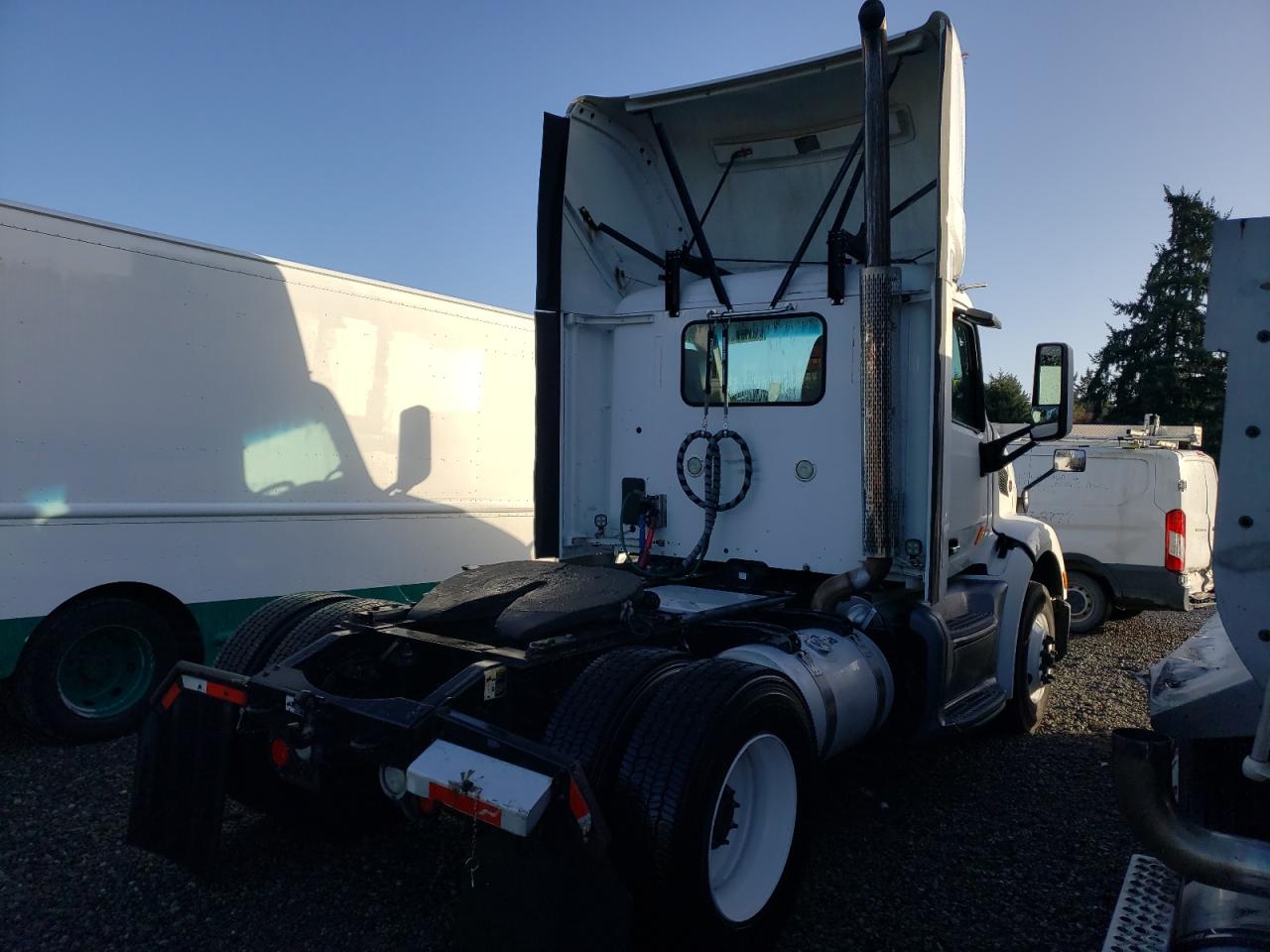 Lot #3279529271 2016 PETERBILT 579