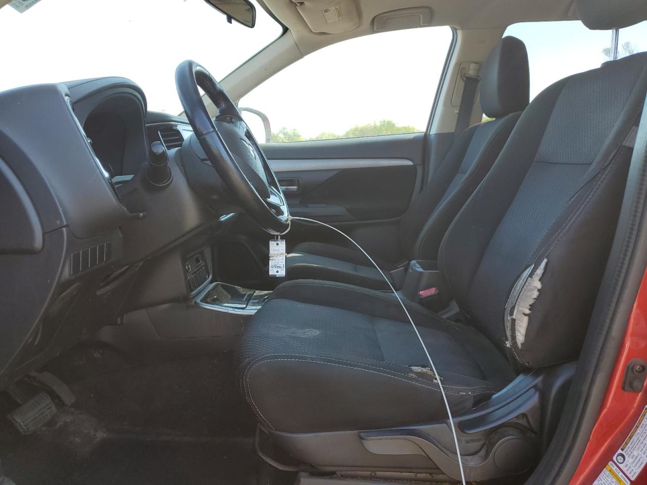 MITSUBISHI OUTLANDER SE