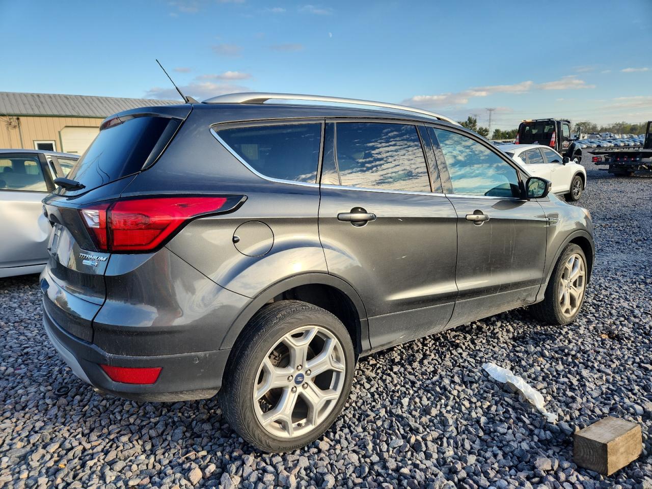 FORD ESCAPE TITANIUM