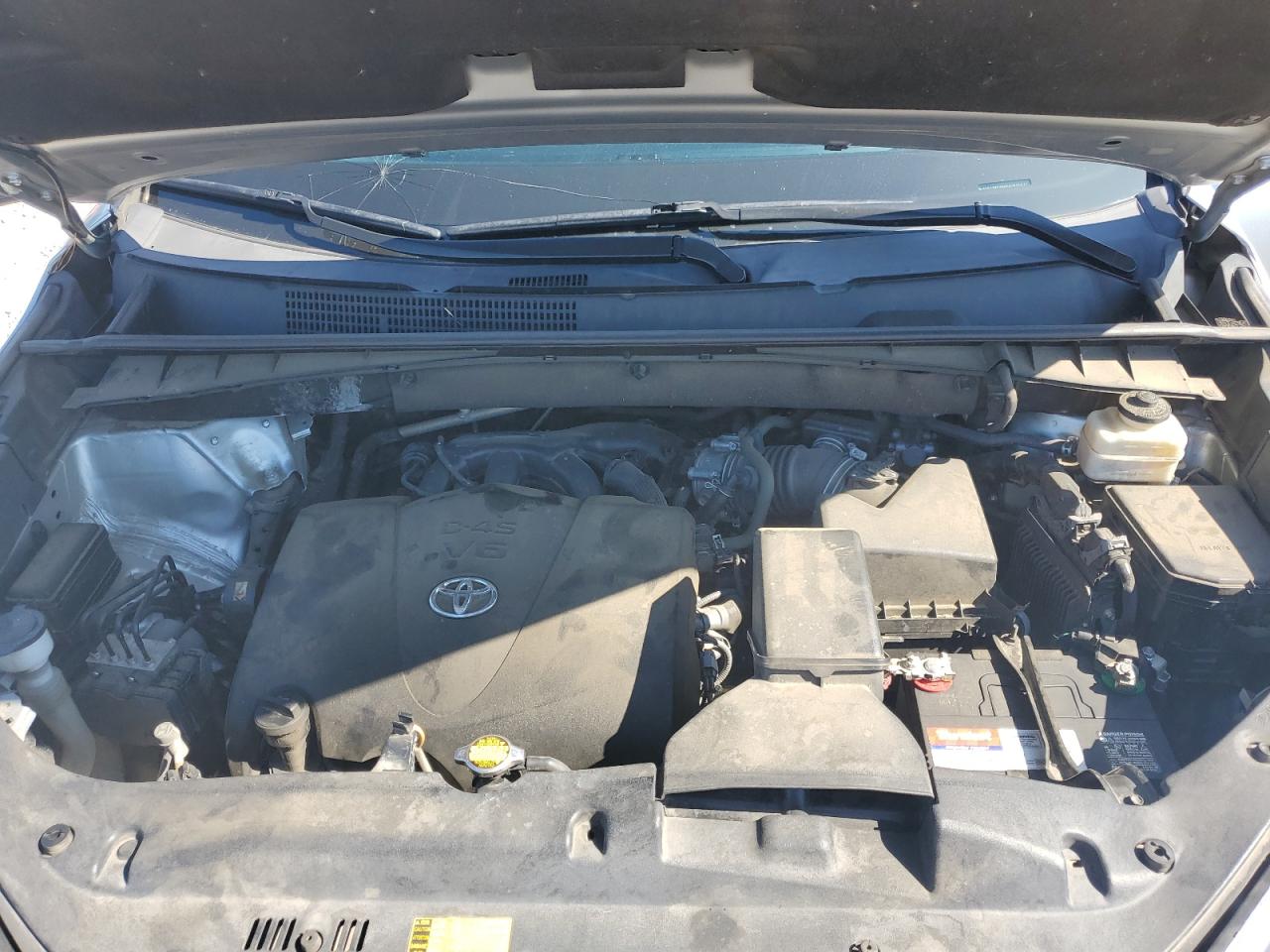 TOYOTA HIGHLANDER SE