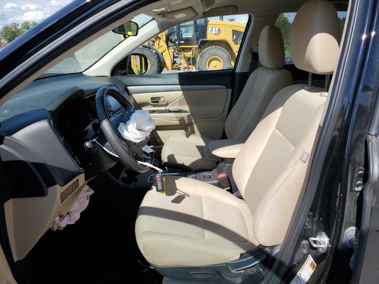 MITSUBISHI OUTLANDER SE