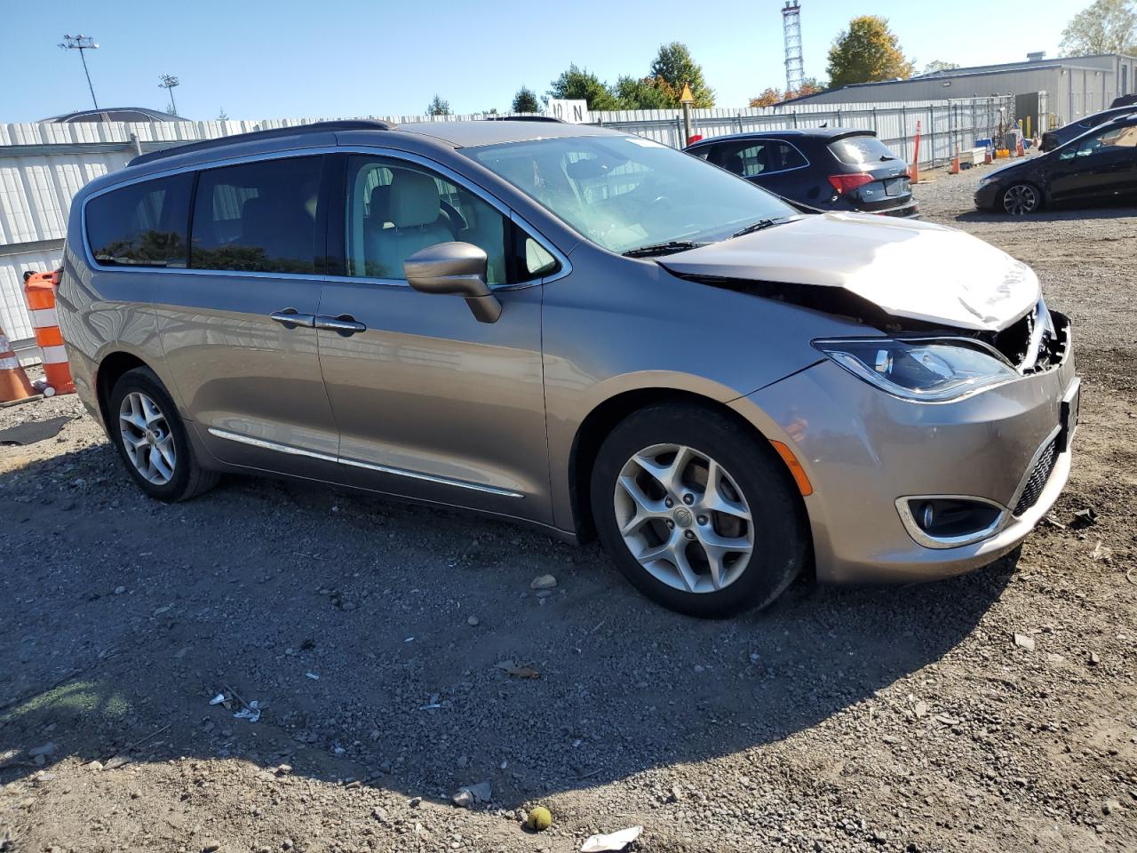 CHRYSLER PACIFICA TOURING L
