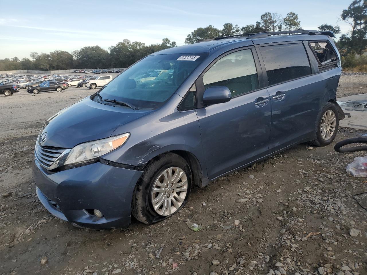 TOYOTA SIENNA XLE
