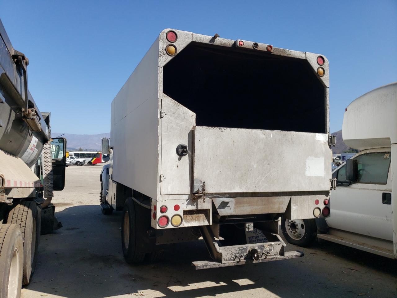 FORD F-750 SUPER DUTY