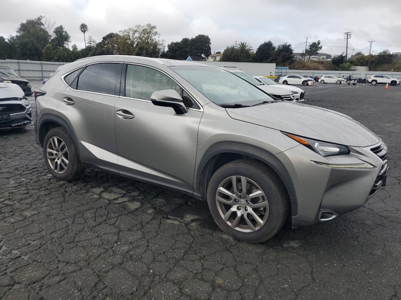 LEXUS NX 200T BASE