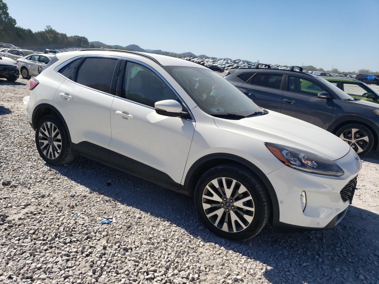 FORD ESCAPE TITANIUM