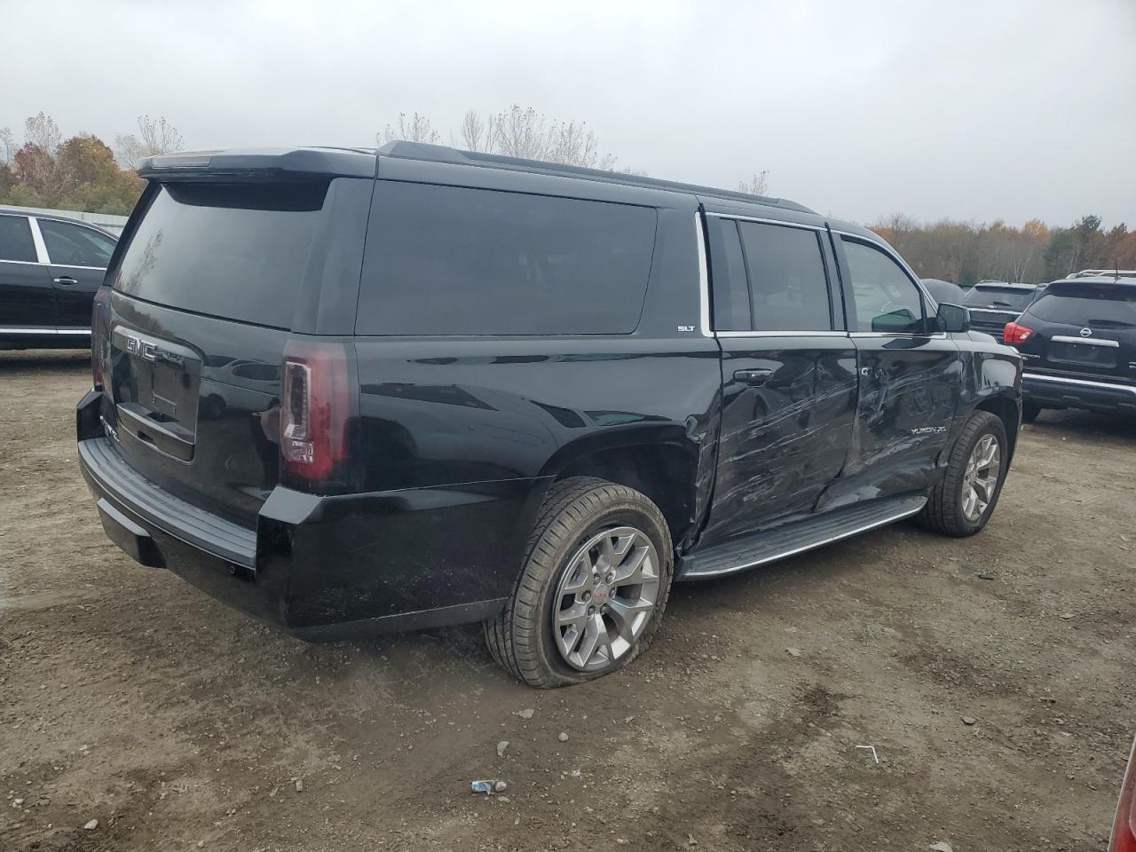 GMC YUKON K1500 SLT