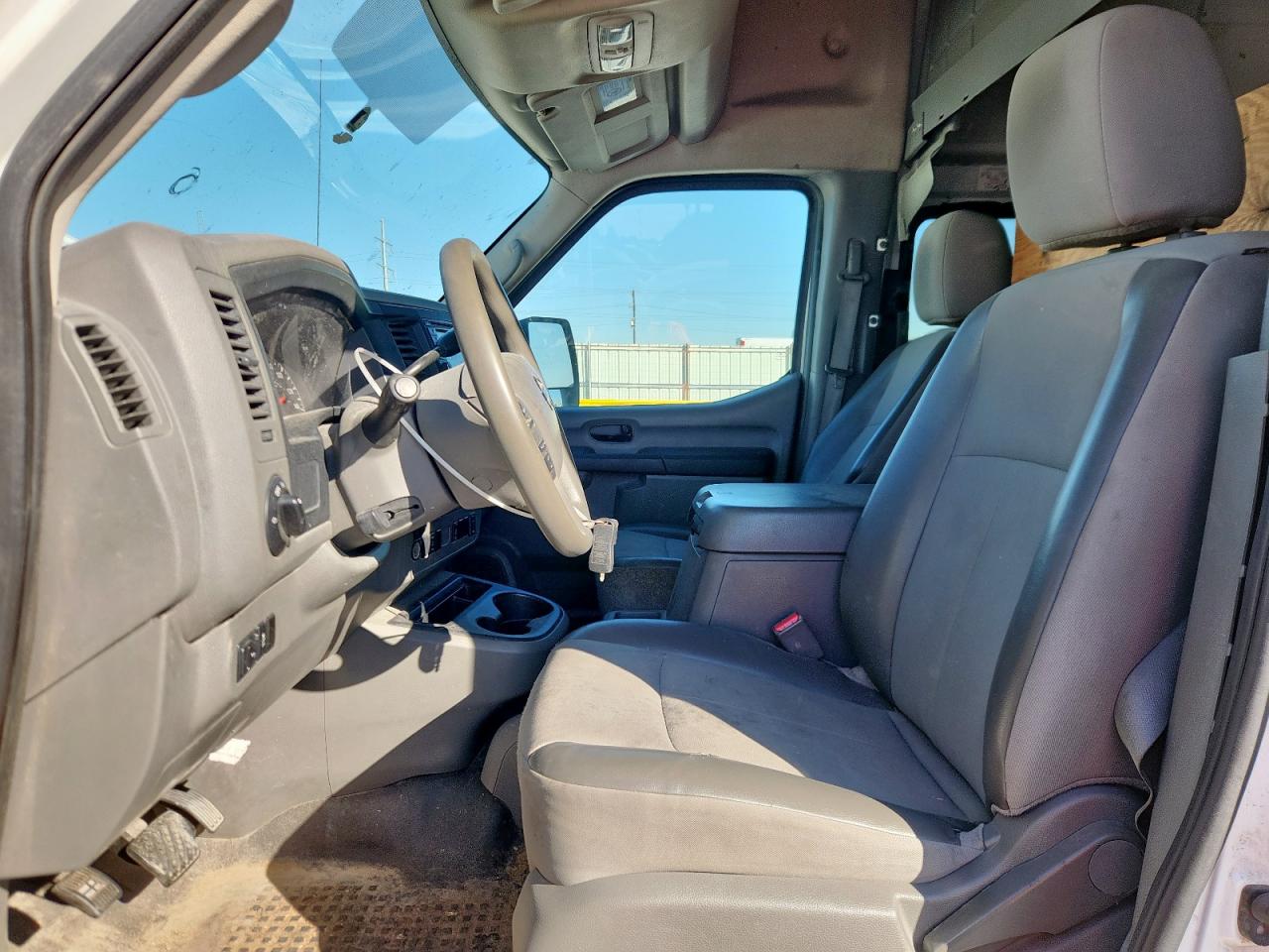 NISSAN NV2500 2500 S