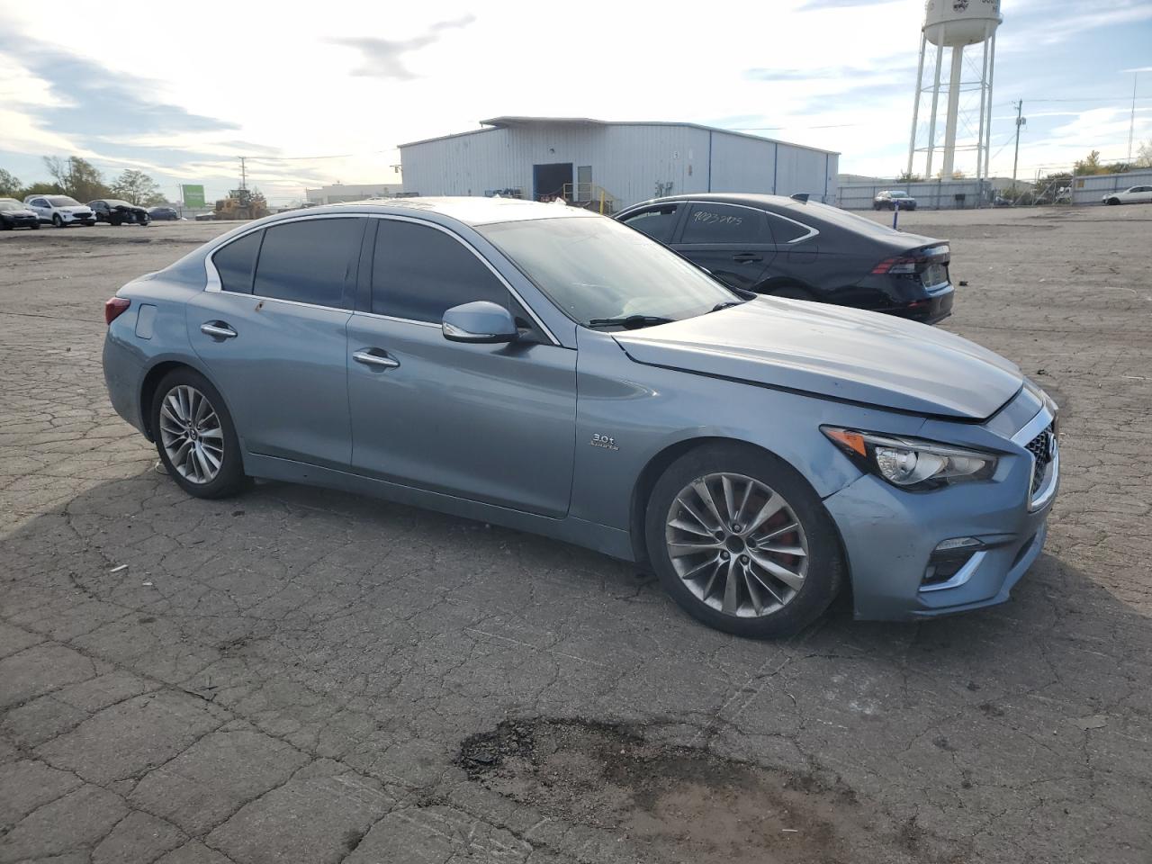 INFINITI Q50 LUXE