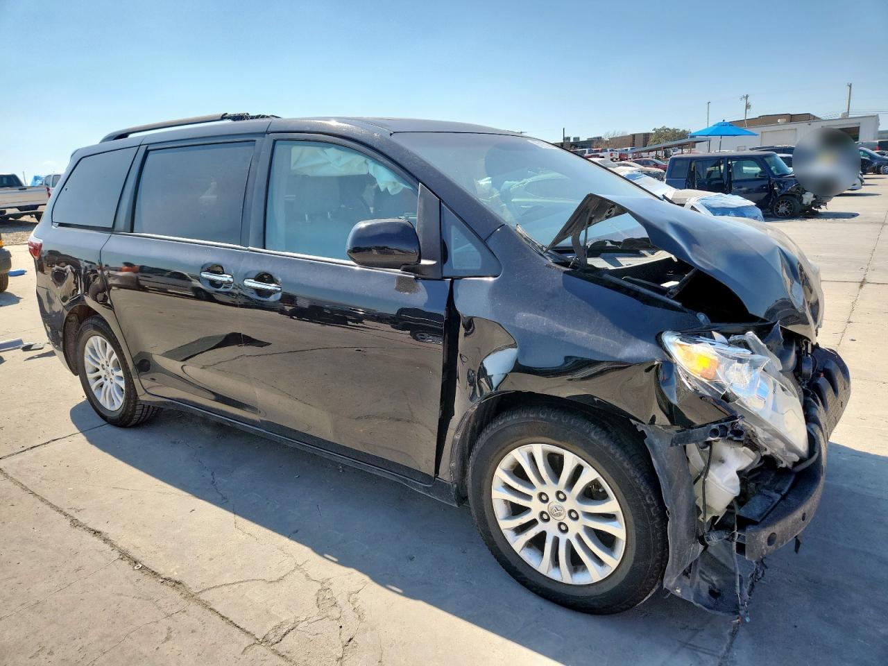 TOYOTA SIENNA XLE