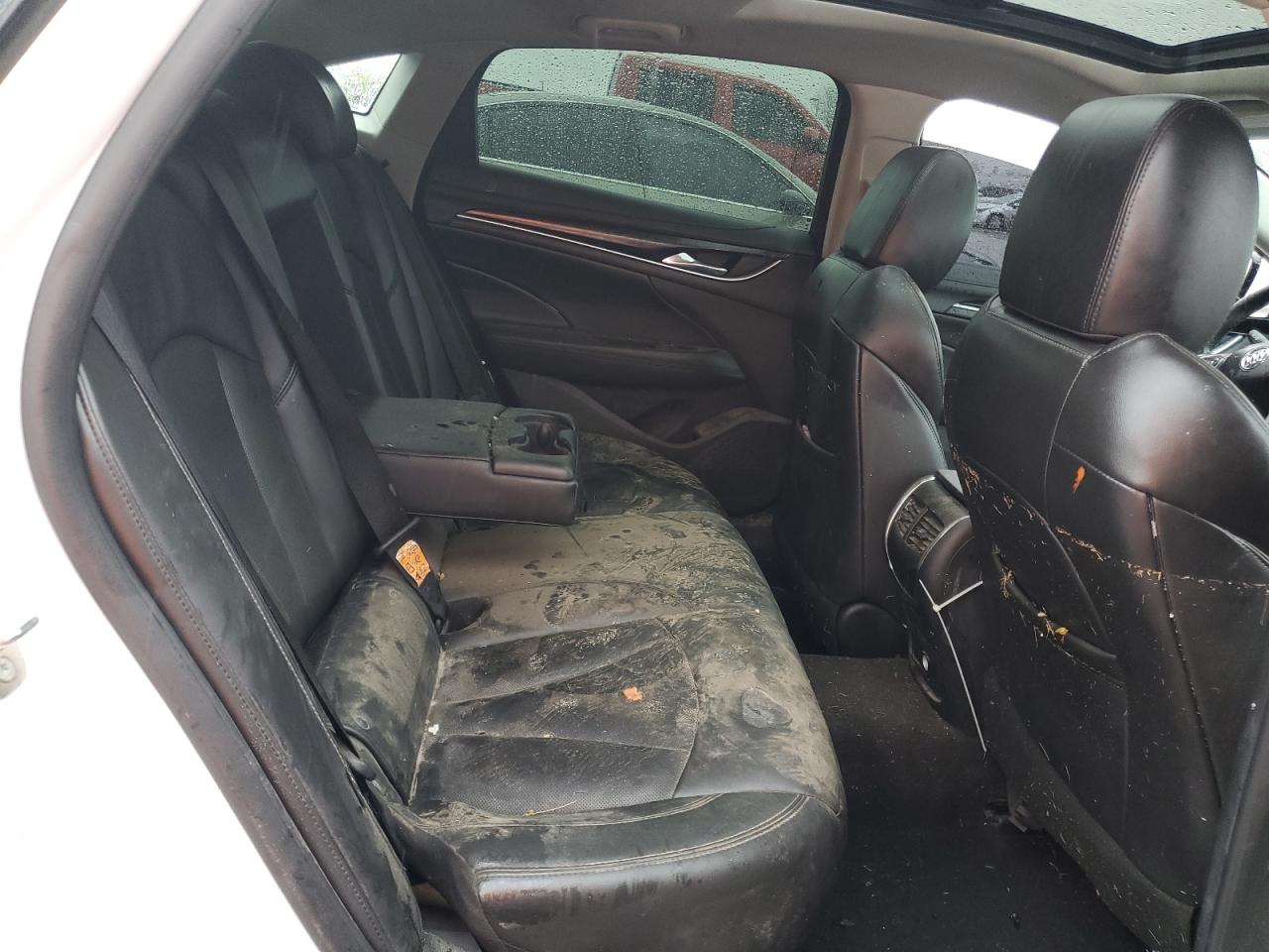 BUICK LACROSSE ESSENCE