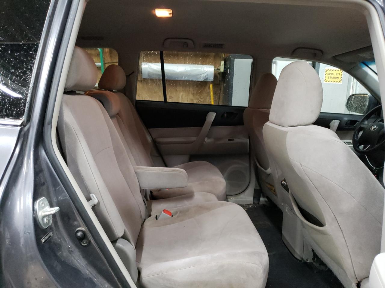 TOYOTA HIGHLANDER BASE