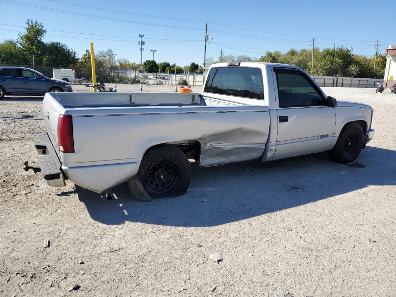 Lot #3271603342 1996 CHEVROLET GMT-400 C1500