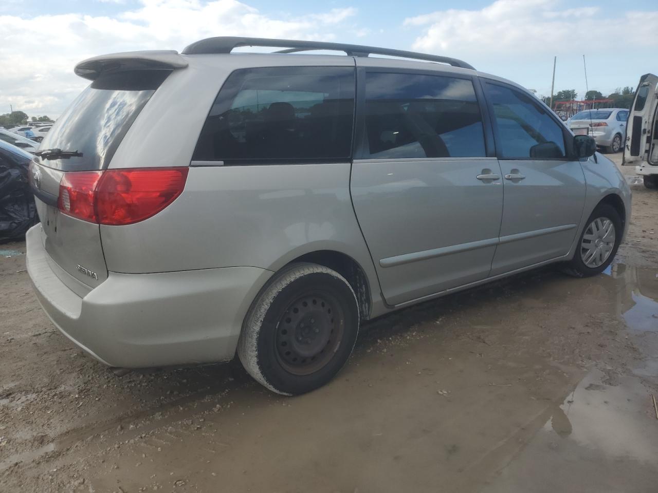 Lot #3281438030 2007 TOYOTA SIENNA CE