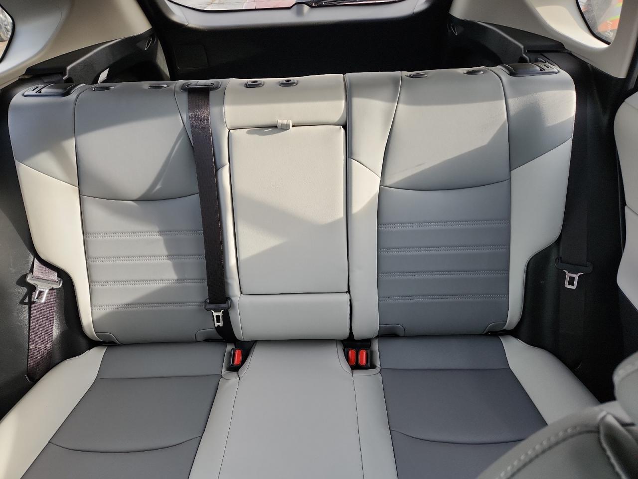 TOYOTA RAV4 XLE PREMIUM