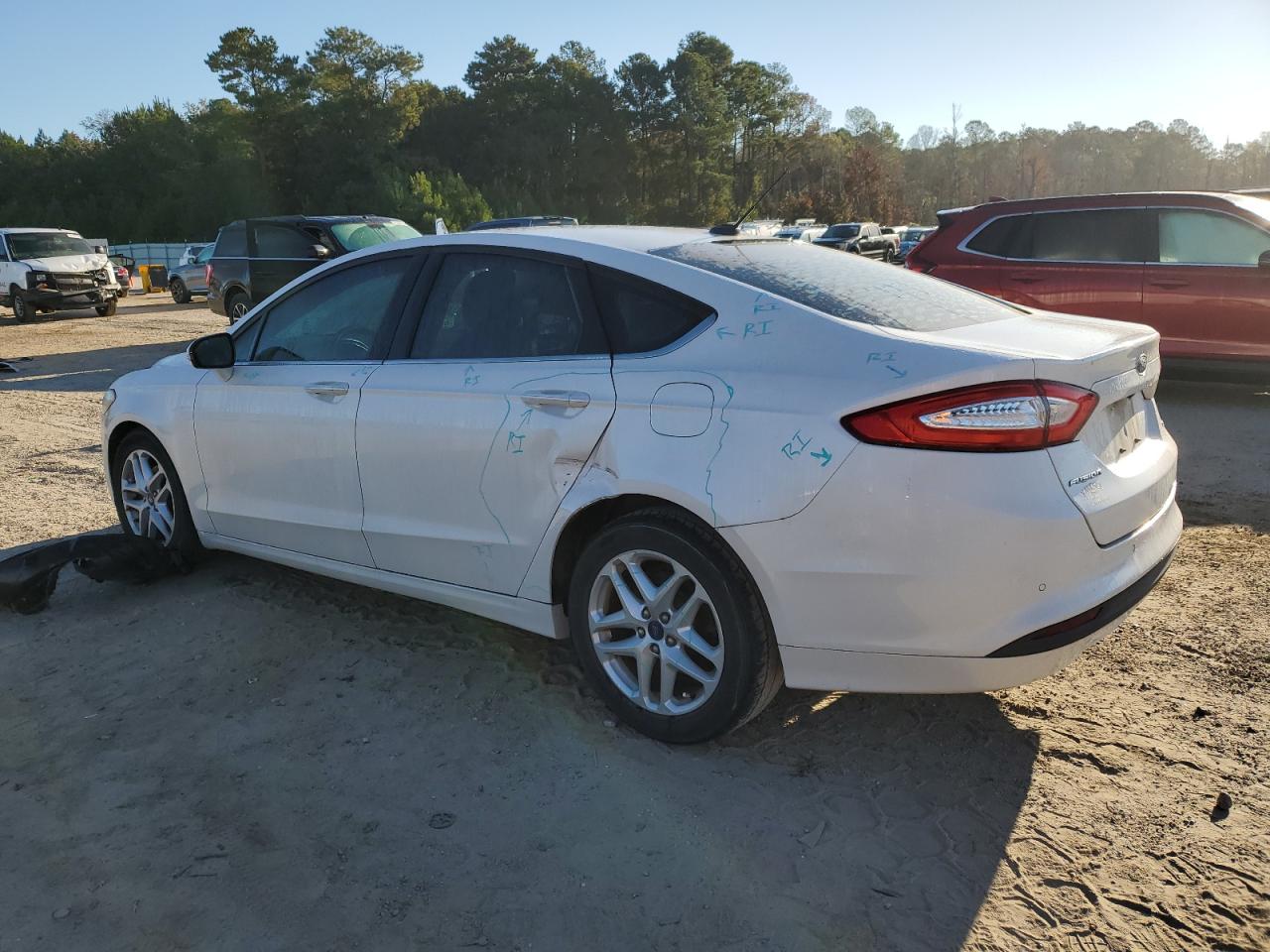 FORD FUSION SE