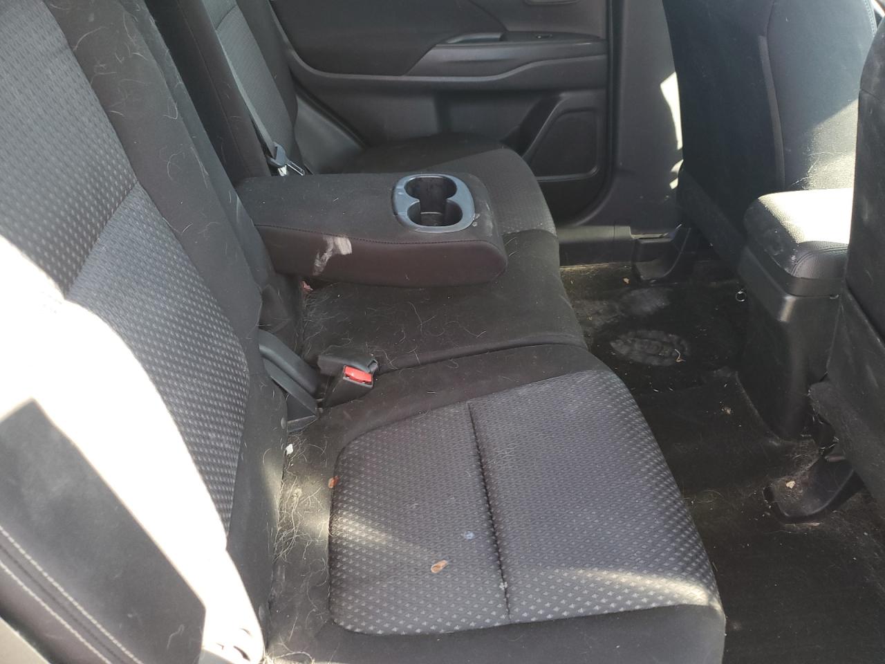 MITSUBISHI OUTLANDER SE