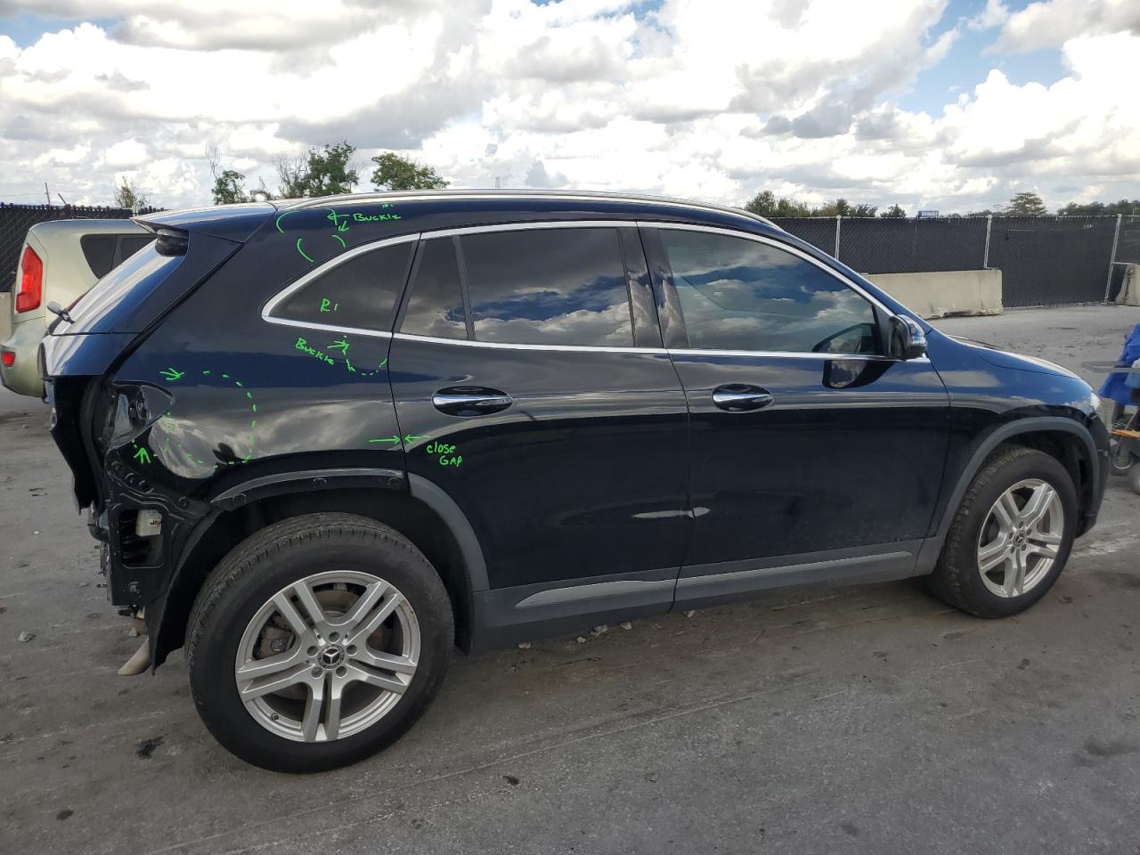 MERCEDES-BENZ GLA-CLASS 250