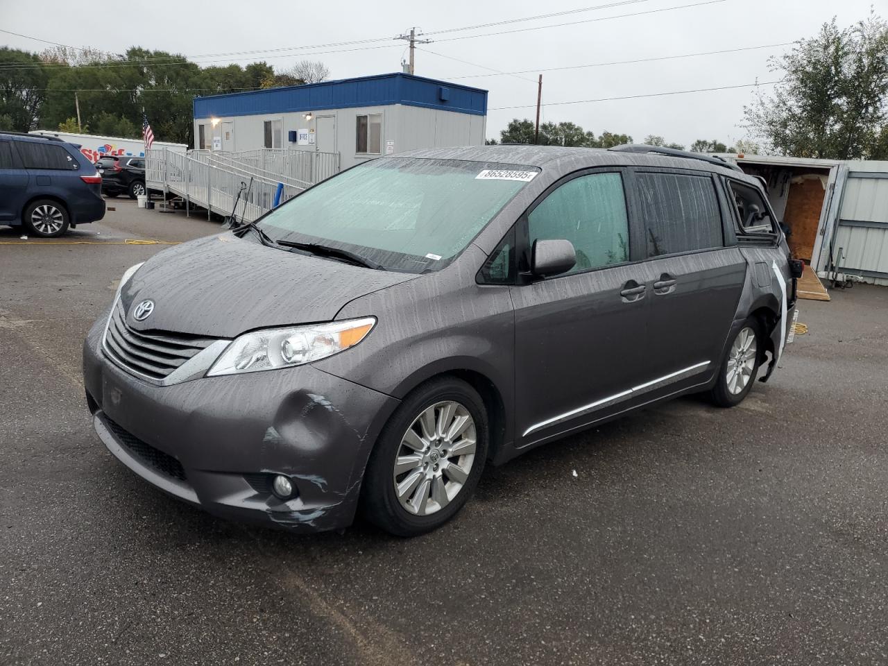 TOYOTA SIENNA XLE