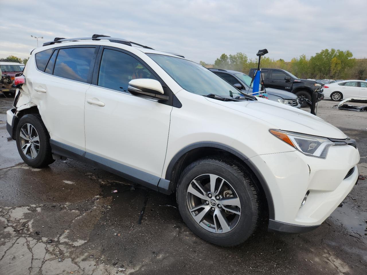 TOYOTA RAV4 XLE
