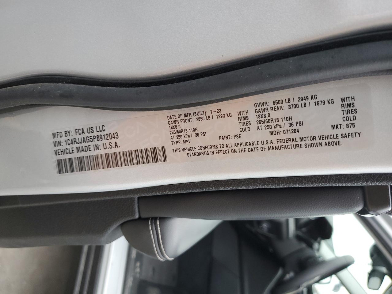 JEEP GRAND CHEROKEE L LAREDO