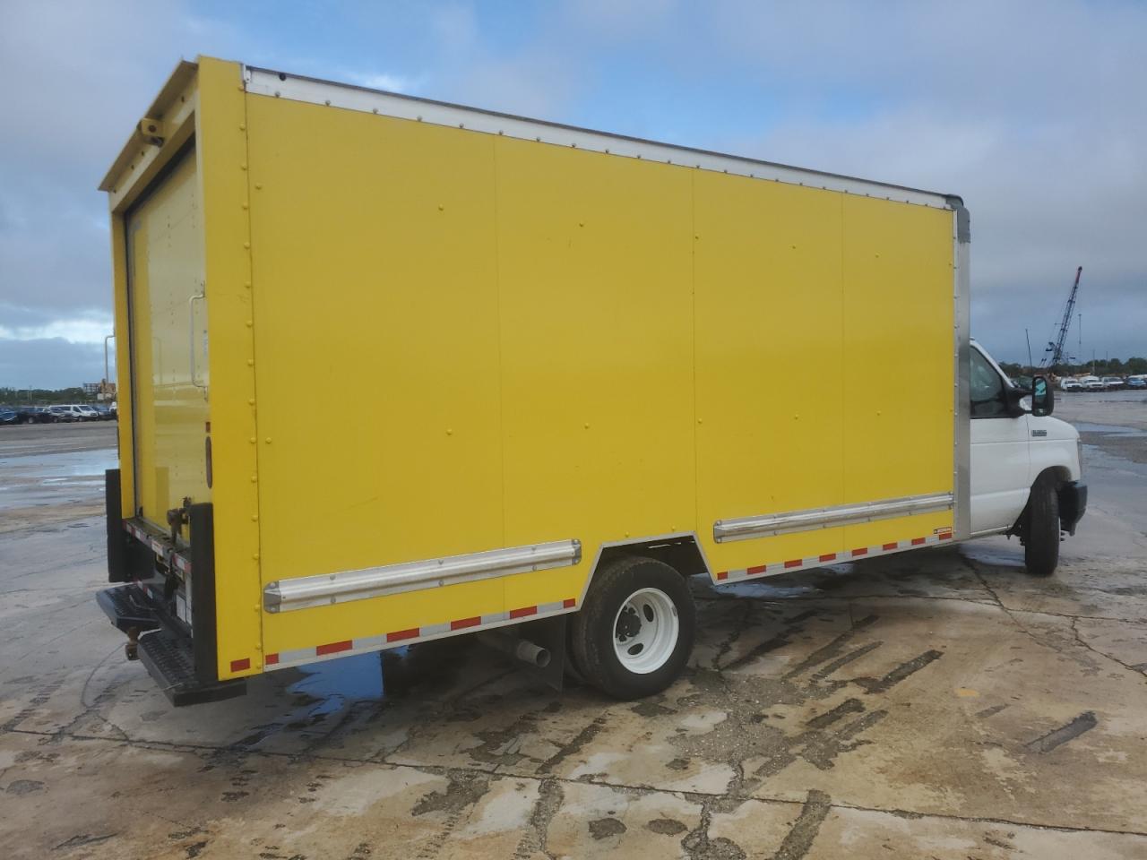 FORD ECONOLINE E350 SUPER DUTY CUTAWAY VAN