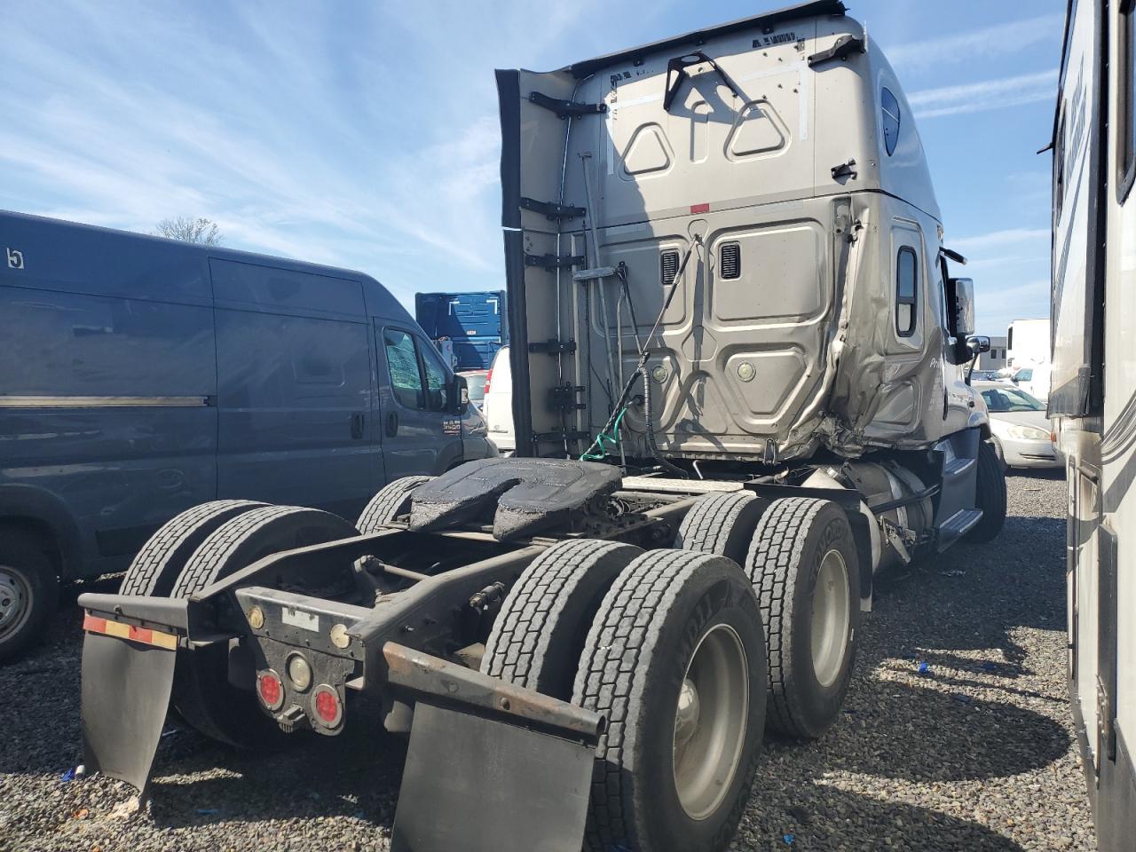 Lot #3291277970 2016 FREIGHTLINER CASCADIA 1