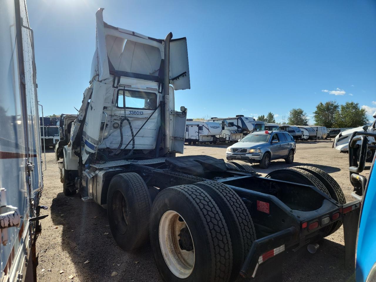 Lot #3302152118 2017 VOLVO VNM