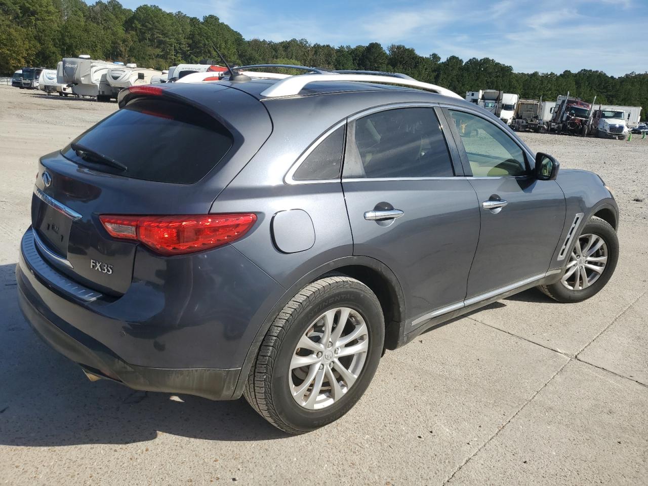 INFINITI FX35