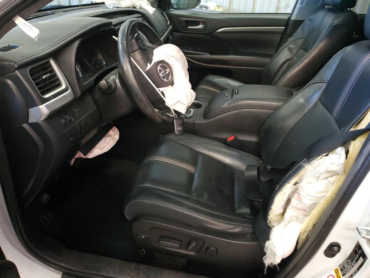 TOYOTA HIGHLANDER SE