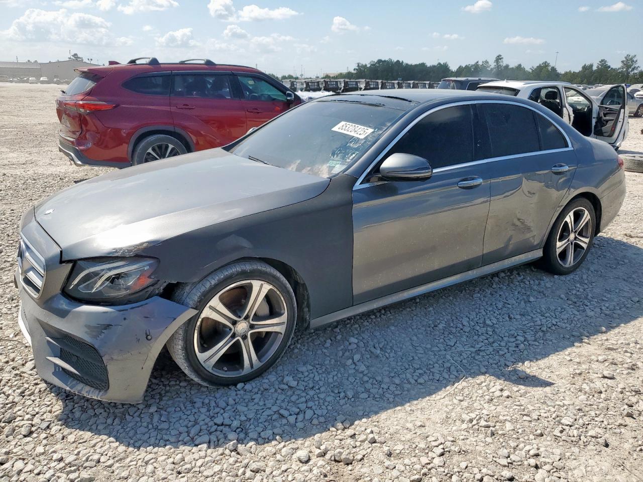 MERCEDES-BENZ E-CLASS 300