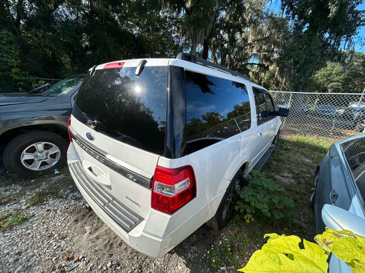 FORD EXPEDITION EL XLT