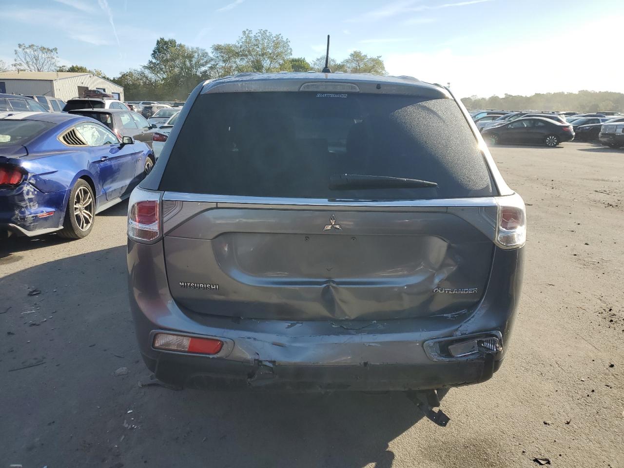 MITSUBISHI OUTLANDER ES