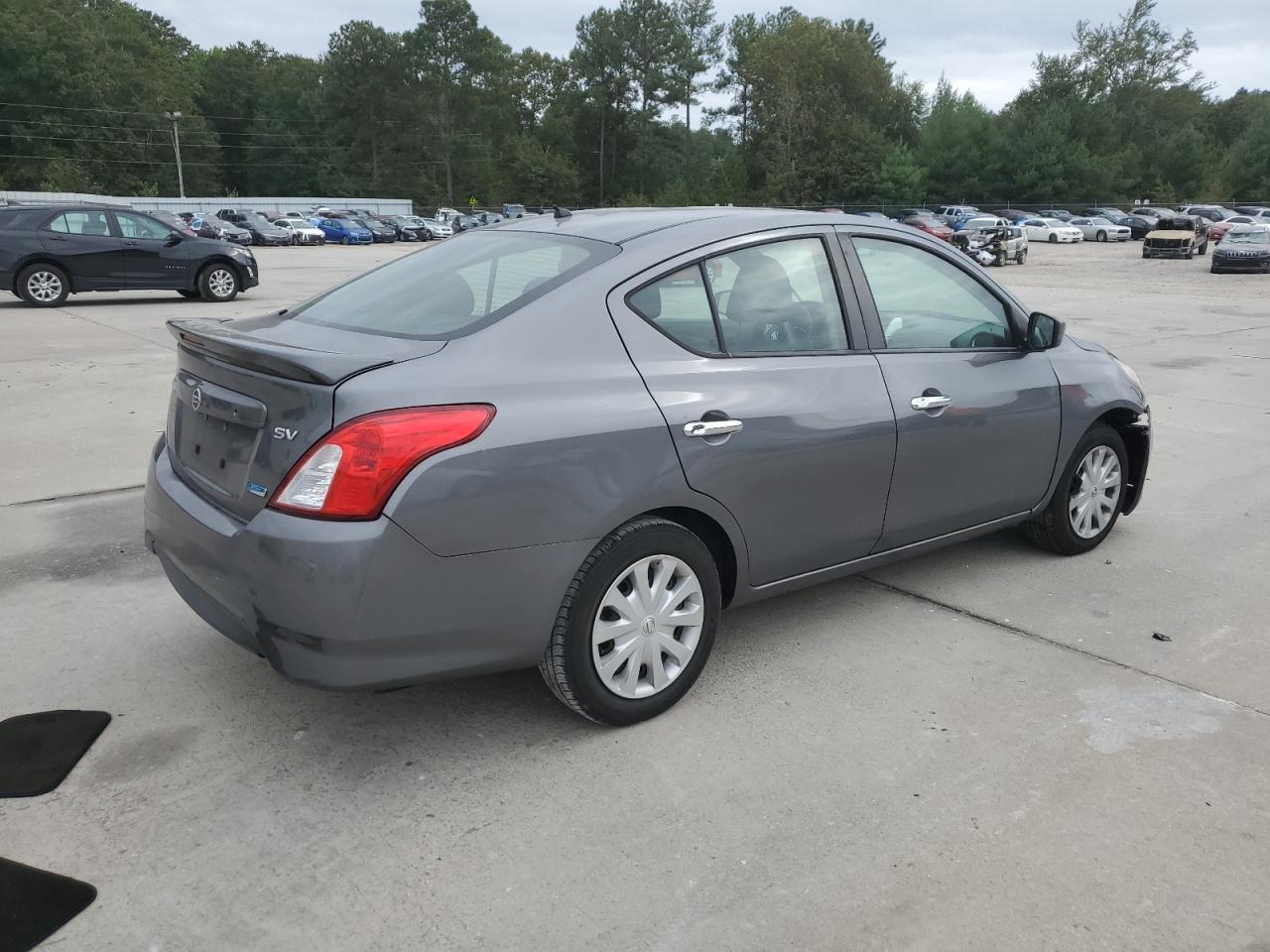 NISSAN VERSA S